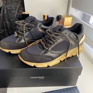 VALENTINO SNEAKERS